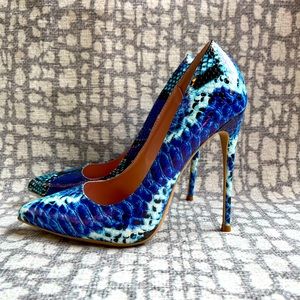 Elizabeth Lang Pumps/ Size 8/ Blue snakeskin